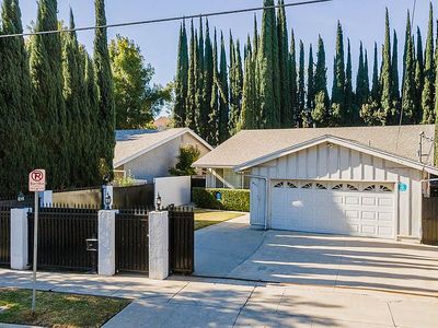 4611 Cedros Ave, Sherman Oaks, CA, 91403