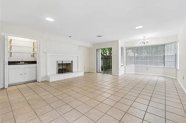 218 Aurora Ave — Photo 5