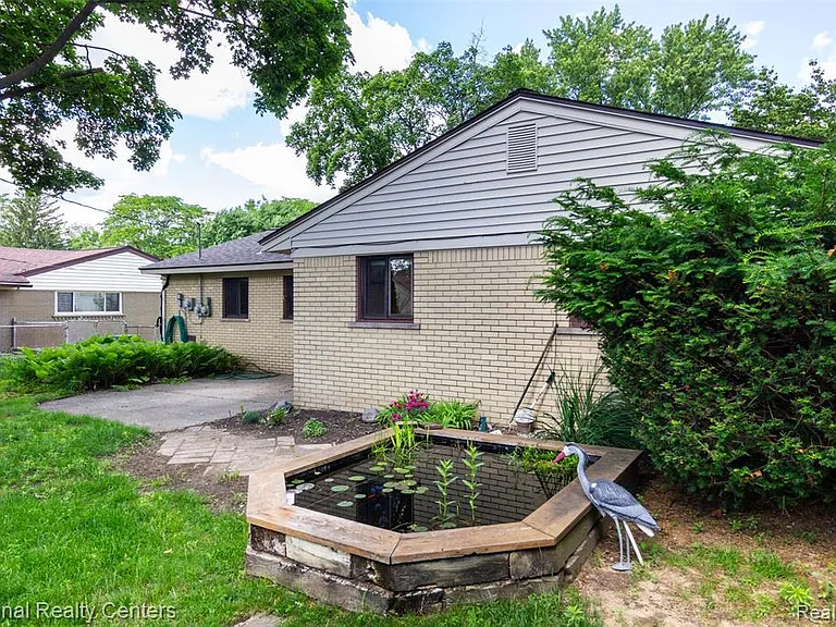 2475 Lafay Dr — Photo 29