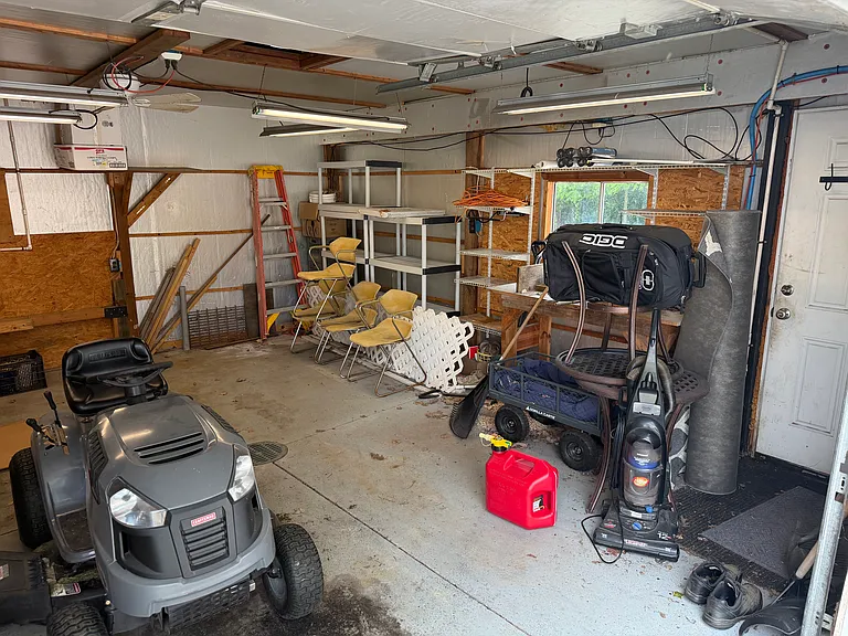 221 S Pine St — Photo 11
