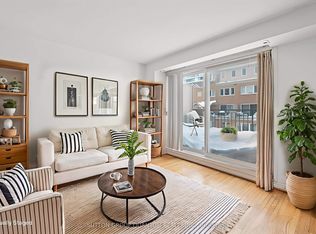 119 Omni Dr #7, Toronto, ON M1P 5A6