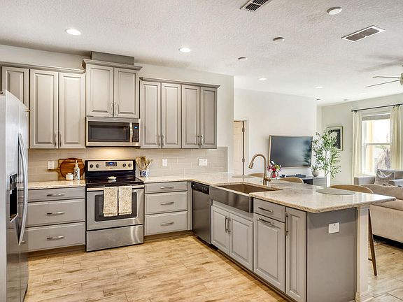 5th image of 17412 Promenade Dr