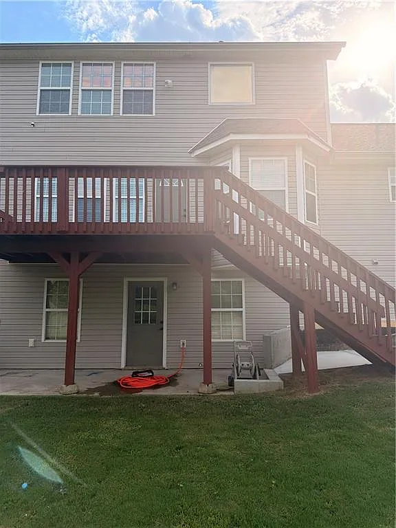 5 bed, 4.0 bath, 3043 sqft, $4,000 — Photo 3