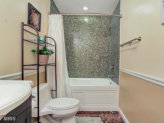 2nd image of 10920 Oak Forest Cir