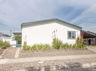 871 NE Hide Away Dr, McMinnville, OR 97128
