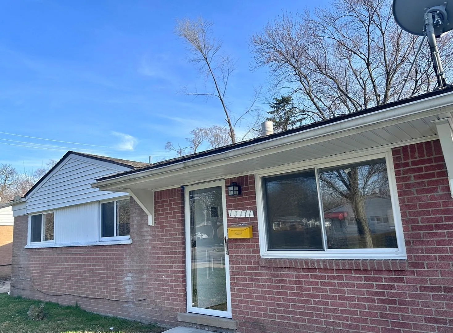 13111 Albany Ave photo 1