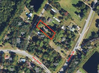 1006 Oglethorpe Ln, Darien, GA 31305