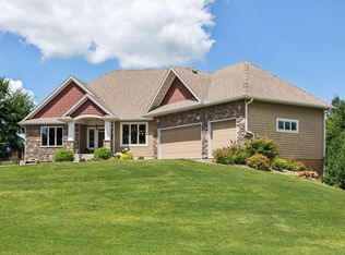 18922 Edgewood Ln, Prior Lake, MN 55372
