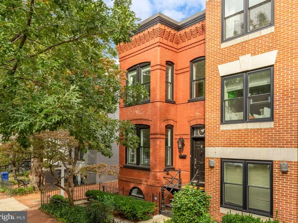 329 8th St NE, Washington, DC 20002