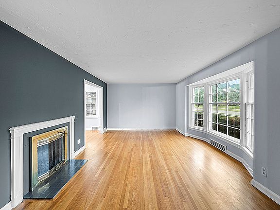 5th image of 2243 S Belvoir Blvd