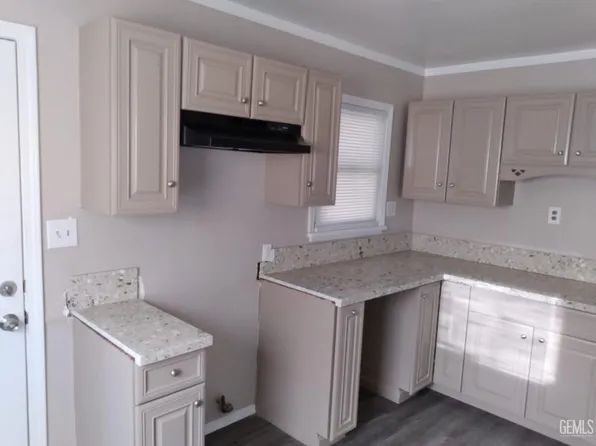 119 E Warren Ave, Bakersfield, CA 93308