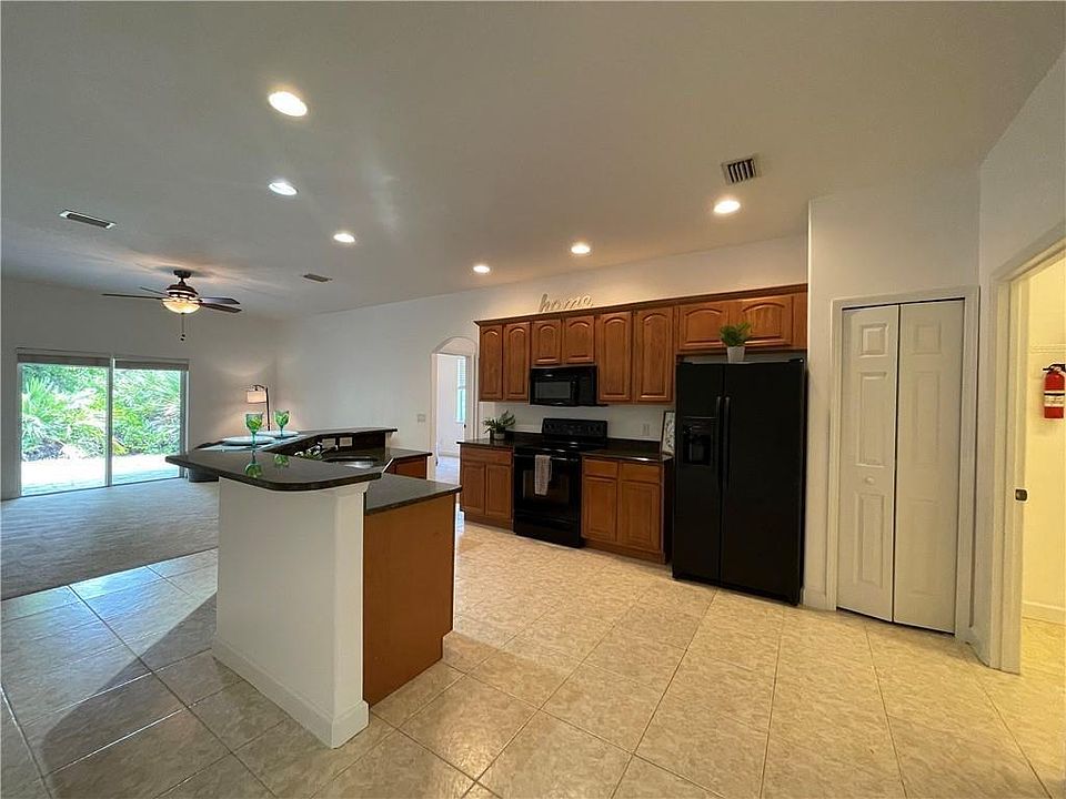 2nd image of 361 Briarcliff Cir