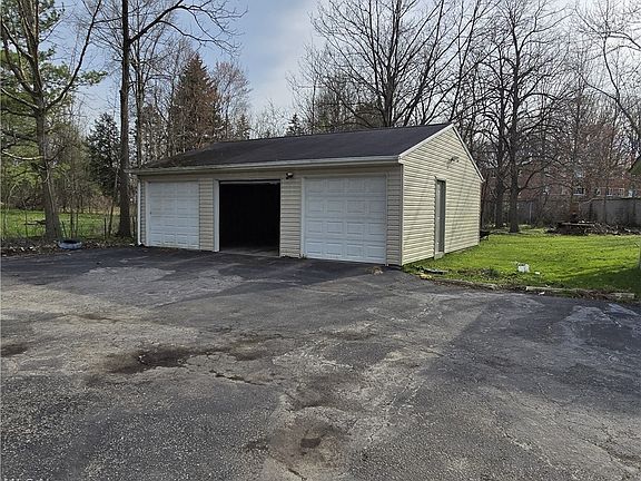 3rd image of 14512 Granger Rd