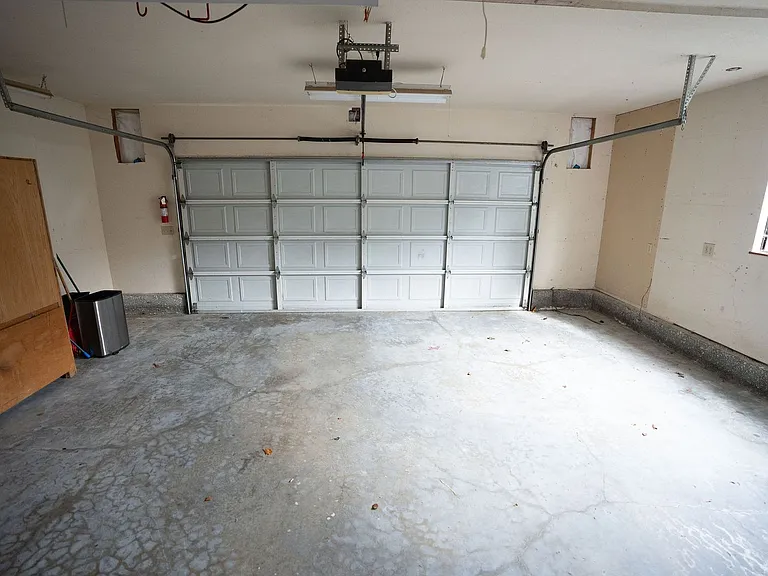 1550 Chabot Ct — Photo 40