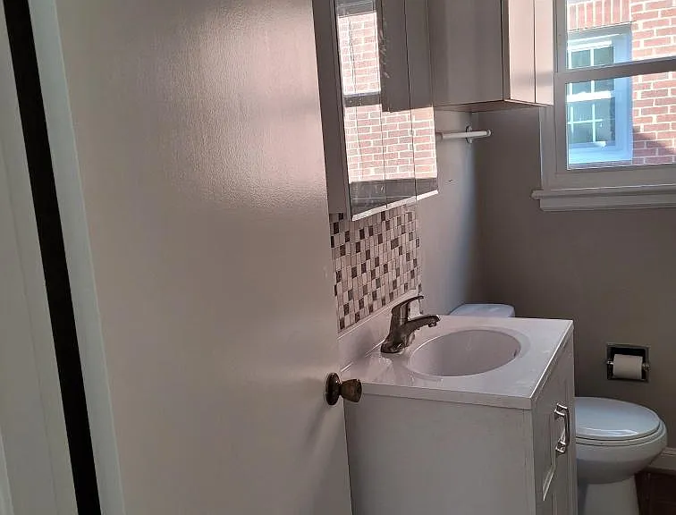 407 Woodrow Ave — Photo 3