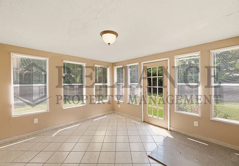 2103 W Columbine Ln — Photo 40