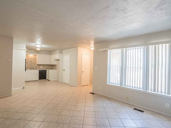 4th image of 10922 E 23rd St #10924