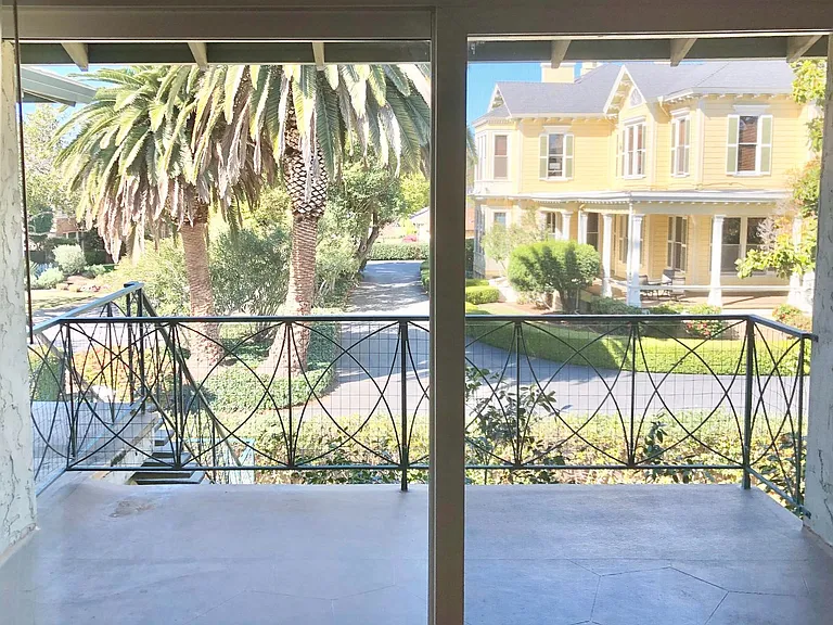 Noel Oaks — Photo 32