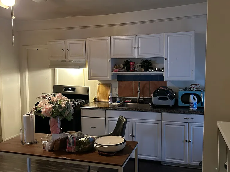 226 Glen St #3 — Photo 2