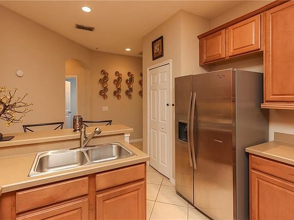 5th image of 554 Harbor Winds Ct