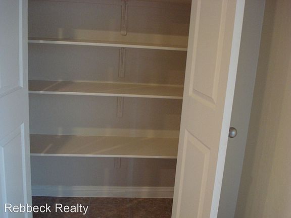 4th image of 312 Hillhead Ct
