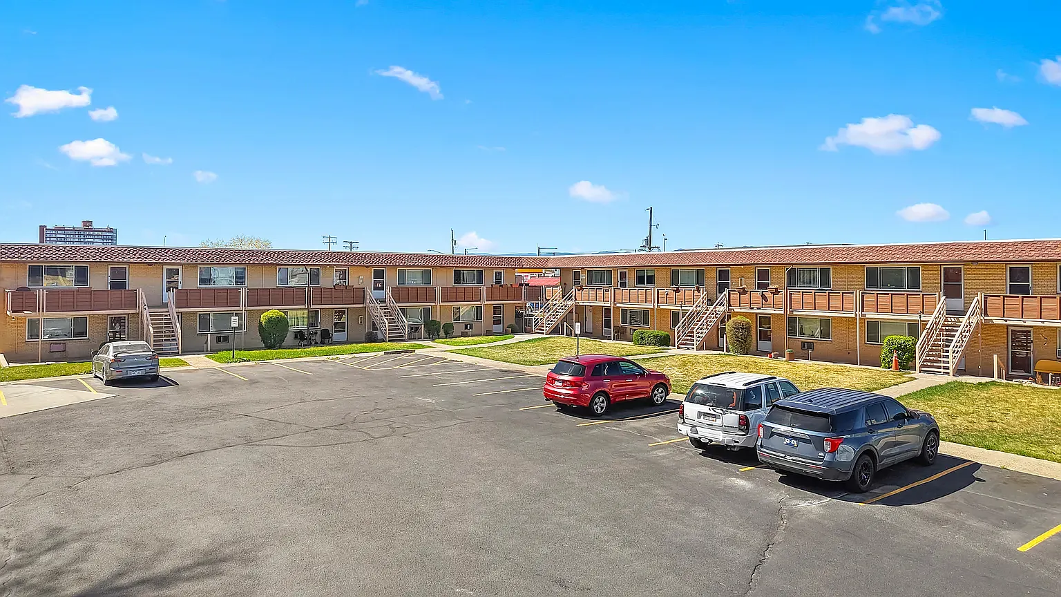 2 bed, 950 sqft, $1,499 — Photo 1