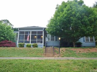 1082 16th Ave NW, Hickory, NC 28601