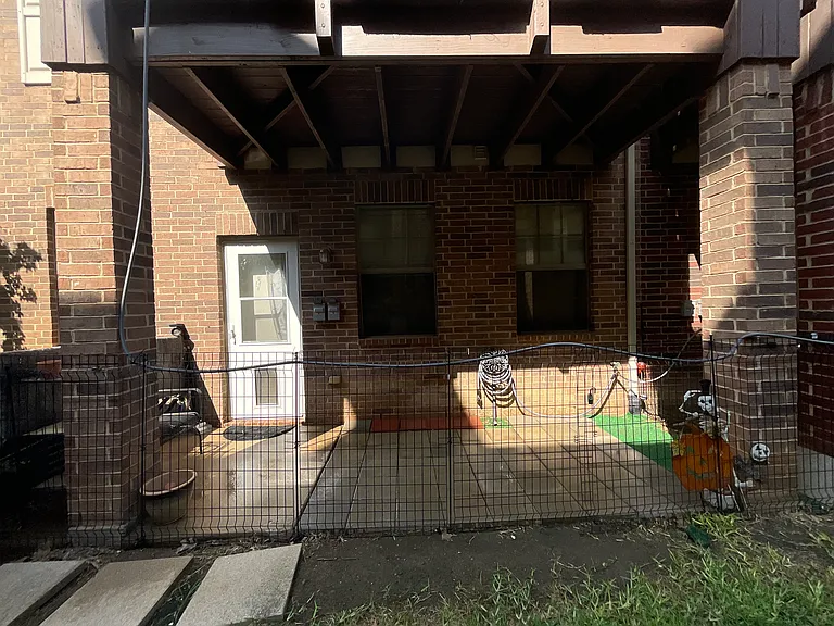 1421 Fox Run Dr — Photo 27