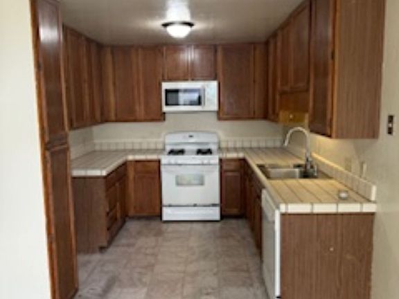 4th image of 232 Green Meadow Dr APT C