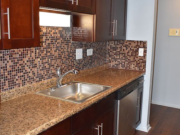 5th image of 2212 Country Club Dr APT 12