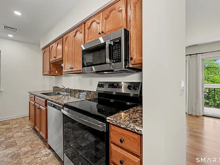73 Riverside Ave #3A — Photo 14