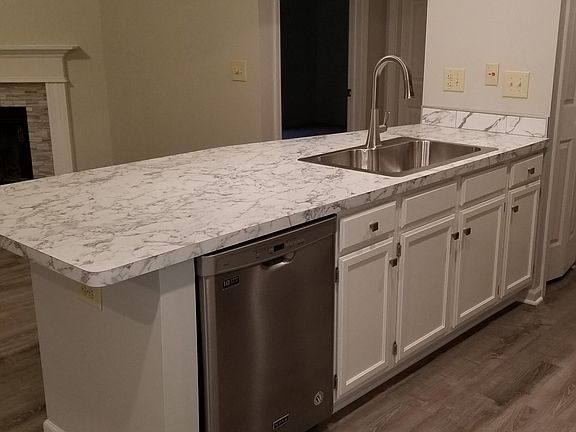 4th image of 22538 Lenox Dr #421