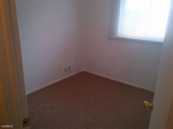 17716 Martin 1st bedroom