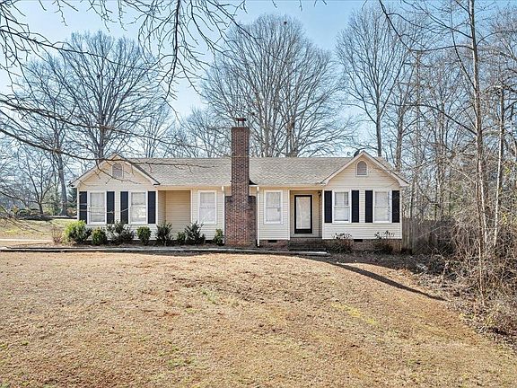 2nd image of 100 Fernande Dr