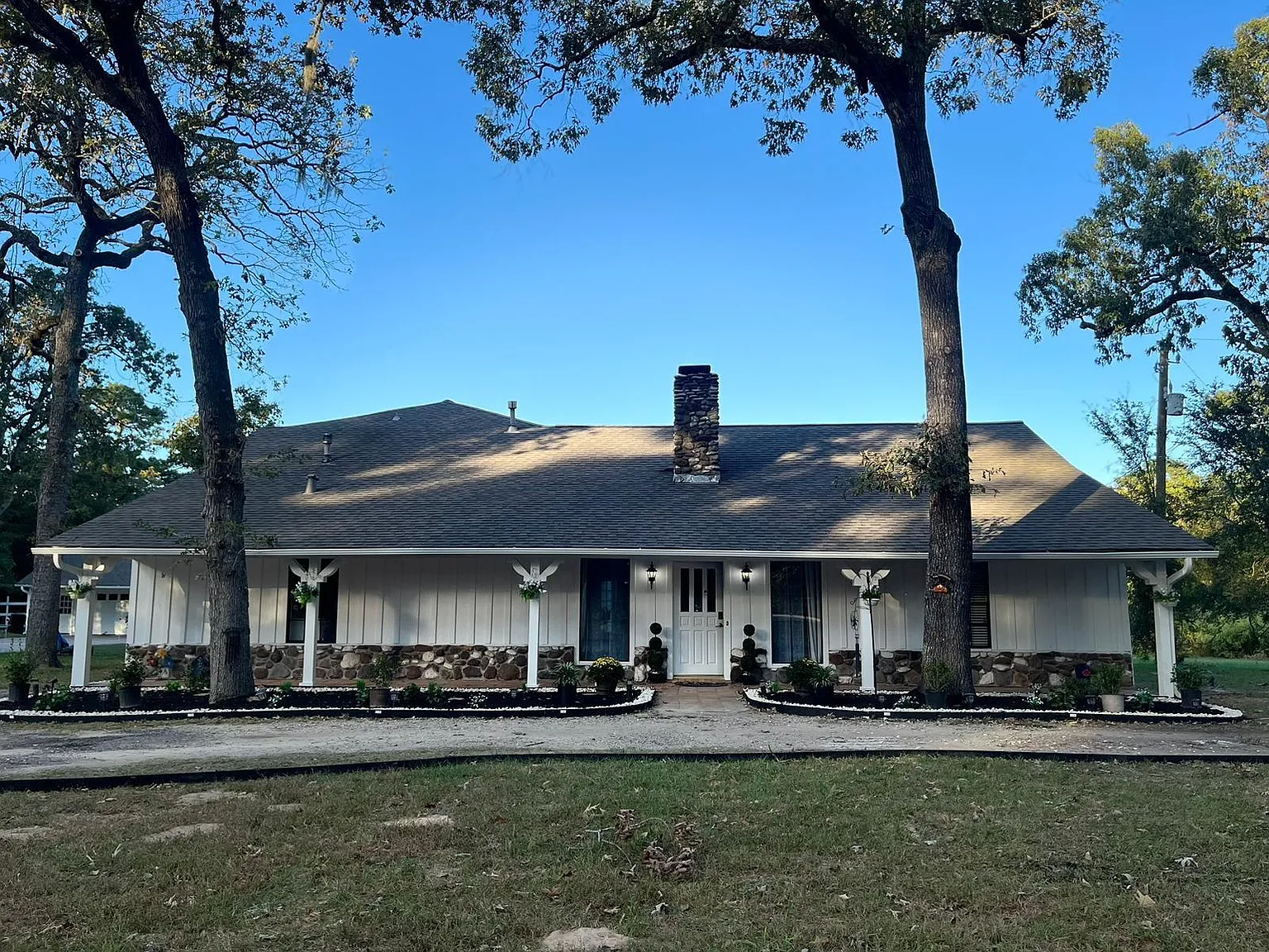7 bed, 8.0 bath, 4470 sqft, $17,200 — Photo 4