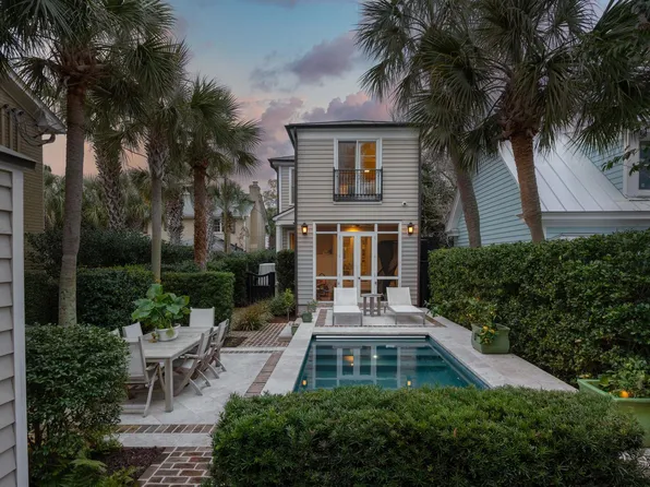 18 Logan St, Charleston, SC 29401