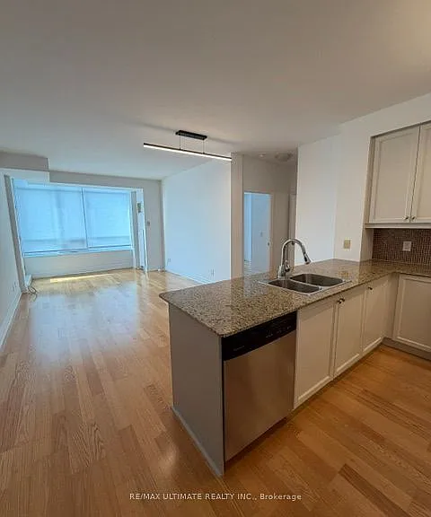 500 Saint Clair Ave W #605 — Photo 6