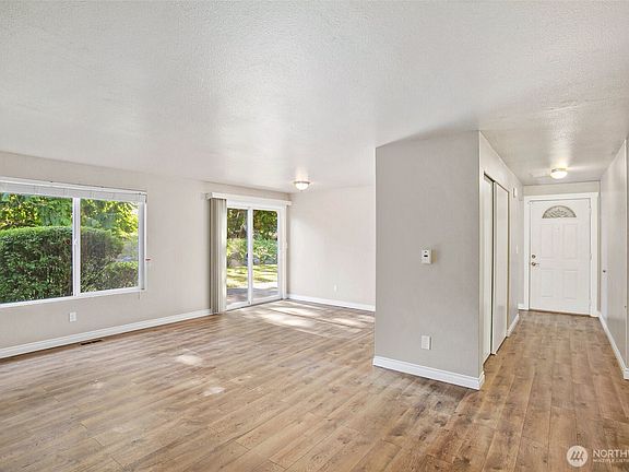 5th image of 1438 227th Avenue SE