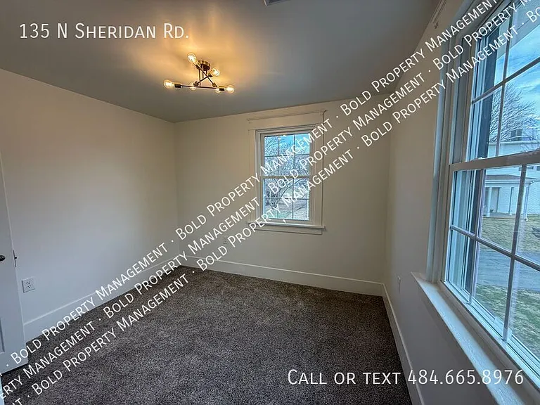 135 N Sheridan Rd — Photo 13
