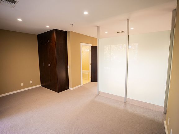 5th image of 3917 Marcasel Ave APT B