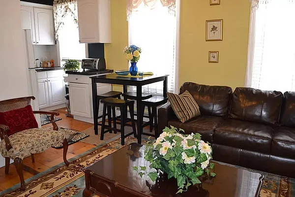 Rented by Oxford Property Group | media 48