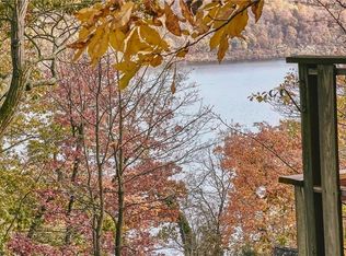 38 Indian Trl N, Greenwood Lake, NY 10925
