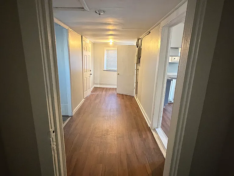 1605 Avenue I — Photo 2