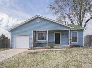2119 S Fieldcrest Cir, Wichita, KS 67209