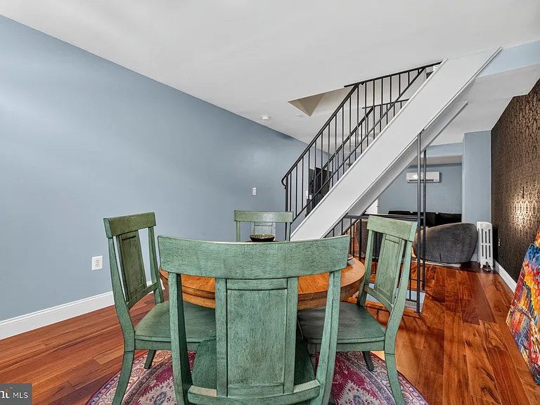 1611 Clarkson St — Photo 7