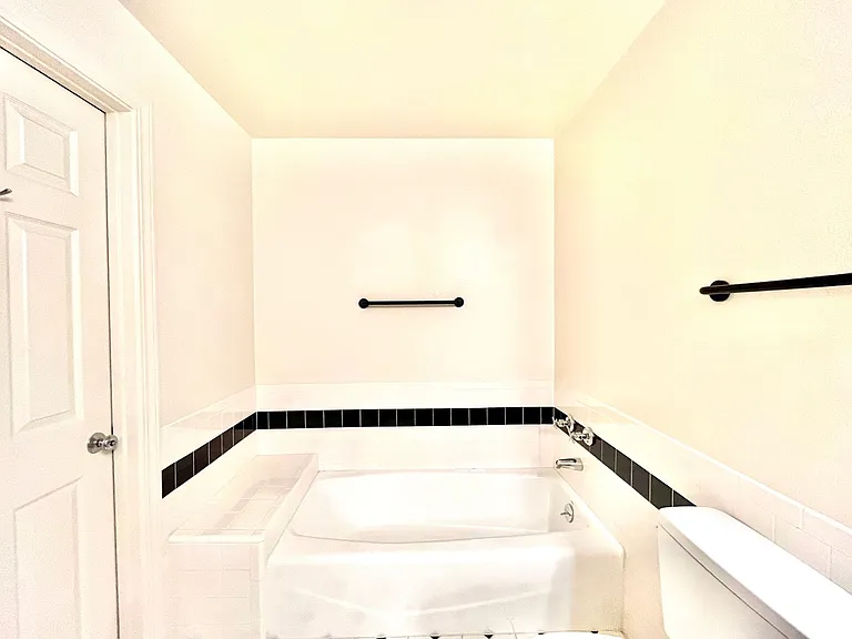 2130 Beach St #202 — Photo 11