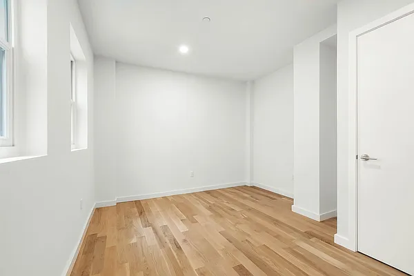 Rented by Compass | media 31