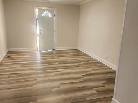 5th image of 2844 Lucille Dr