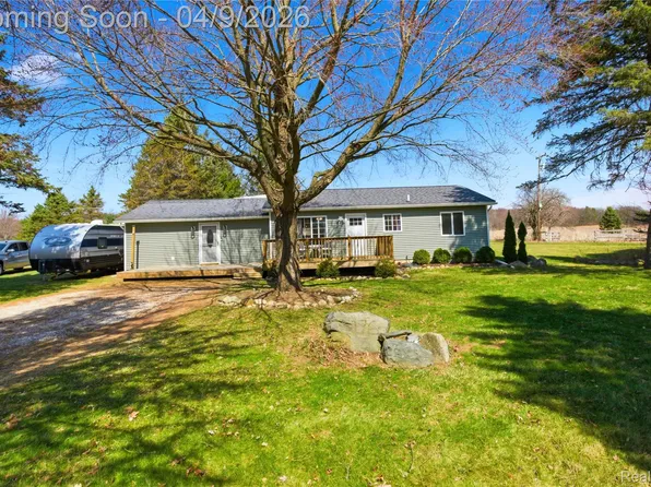 5176 Pratt Rd, Metamora, MI 48455