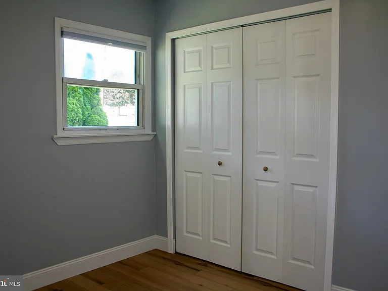 124 Stratford Ave — Photo 13